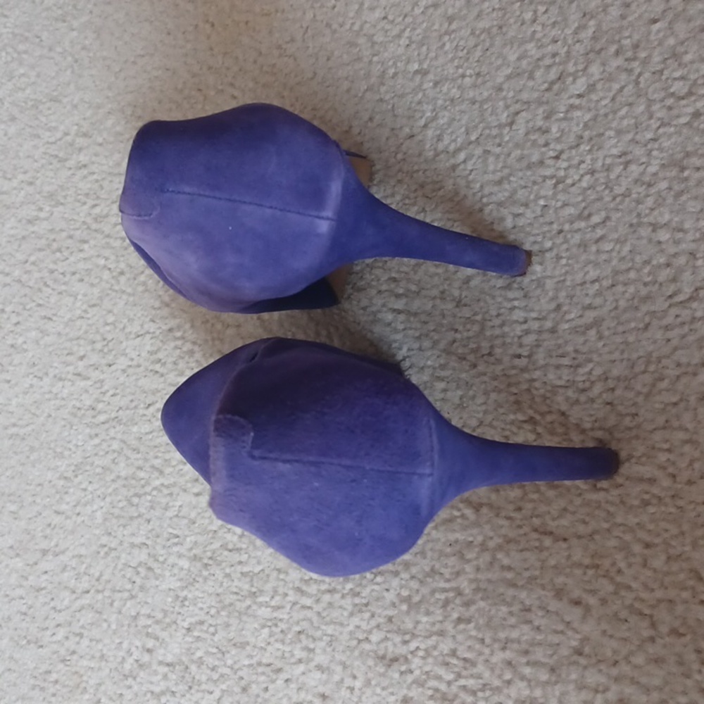 Heels - Picture 2 of 4